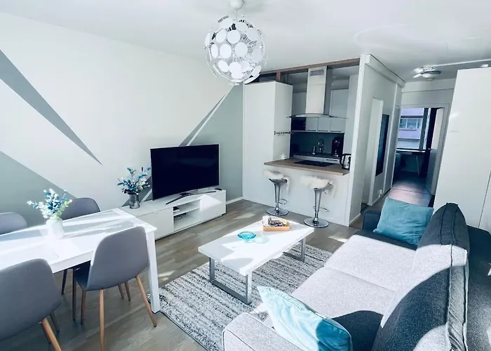 Urban Retreat By Sujukoto - 650M To Market Square